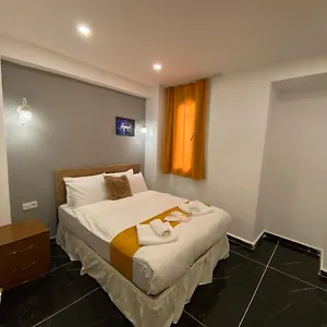 zeus-economy-booking-suit-istanbul.istanbul-turkeyhotels.com/